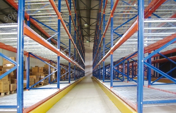 亚大实业货架厂的物流仓储货架安装防撞栏